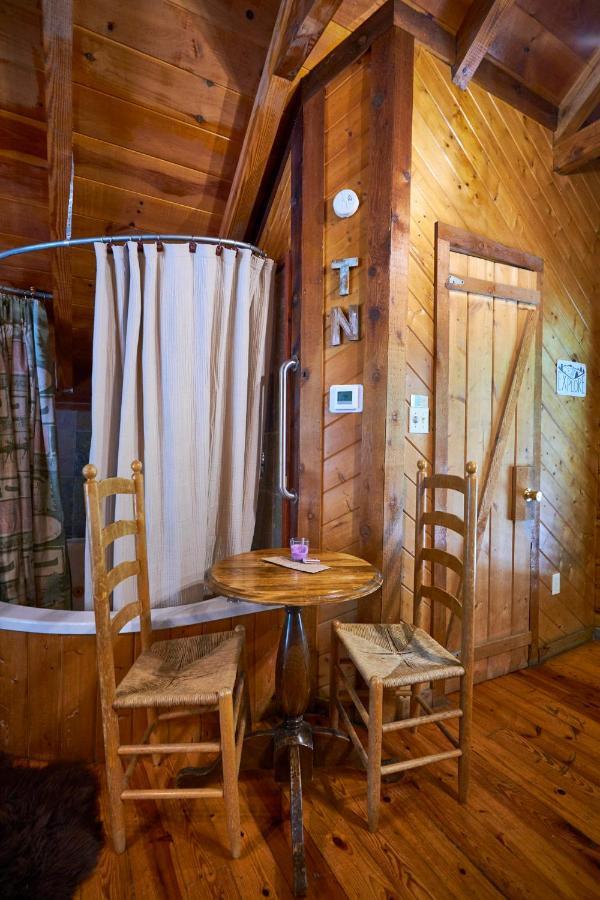 Gatlinburg Area Hottub Cabin - Ladyslipper Сивиървил Екстериор снимка
